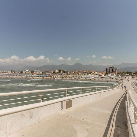Sul Mare Lägenhet Lido di Camaiore Exteriör bild