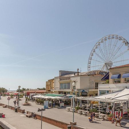 Sul Mare Lägenhet Lido di Camaiore Exteriör bild