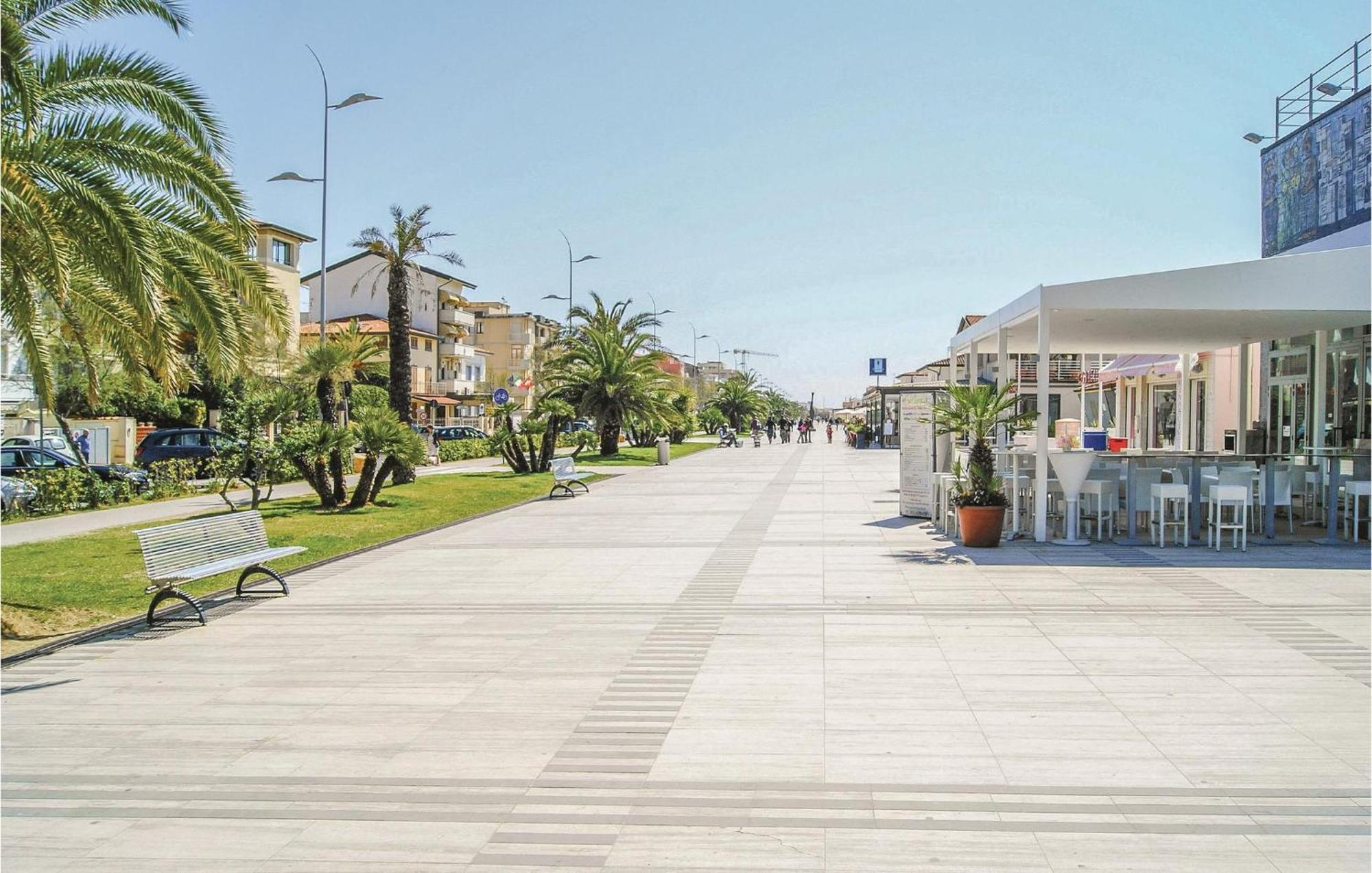 Sul Mare Lägenhet Lido di Camaiore Exteriör bild
